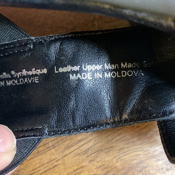 The Flexx Band Together Black Gladiator Strap Patent Leather Sandals Sz 7.5 - Picture 16 of 17